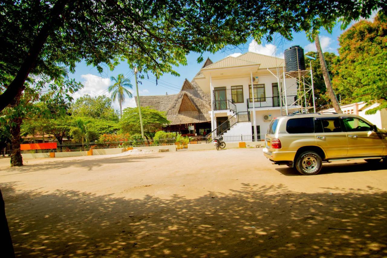 Flamingo Hotel Kinyerezi Dar es Salaam Buitenkant foto